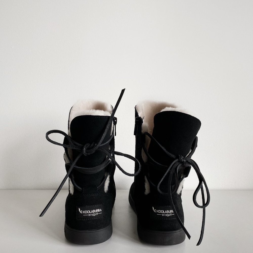 Koolaburra by UGG Womens Shazi Short Suede Closed